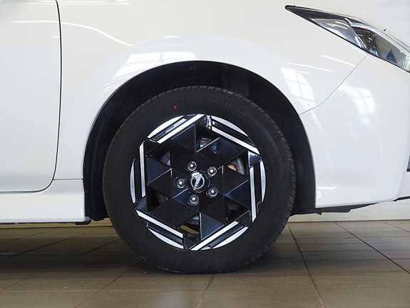 Nissan Leaf 8 of 22