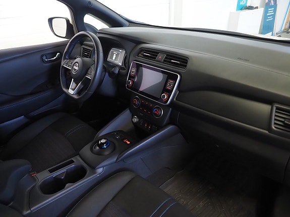 Nissan Leaf 11 of 22