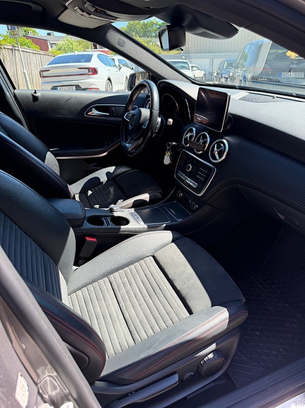Mercedes-Benz A200 d 4 of 5