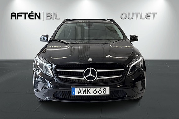 Mercedes-Benz GLA200 3 of 30
