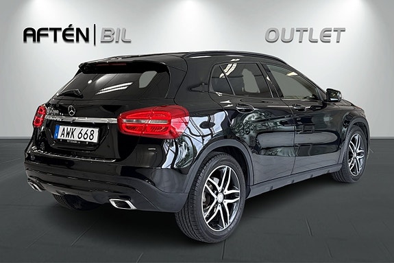 Mercedes-Benz GLA200 7 of 30