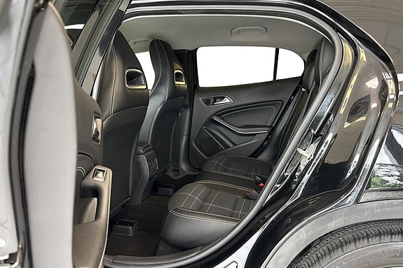 Mercedes-Benz GLA200 15 of 30