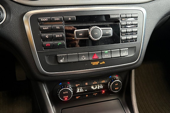 Mercedes-Benz GLA200 26 of 30