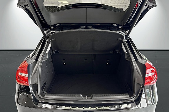 Mercedes-Benz GLA200 18 of 30