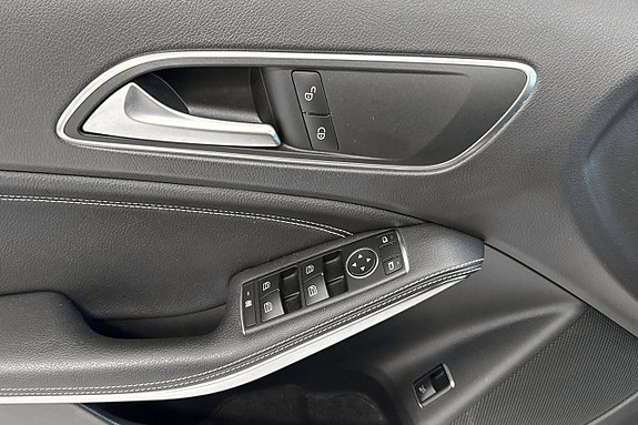 Mercedes-Benz GLA200 20 of 30