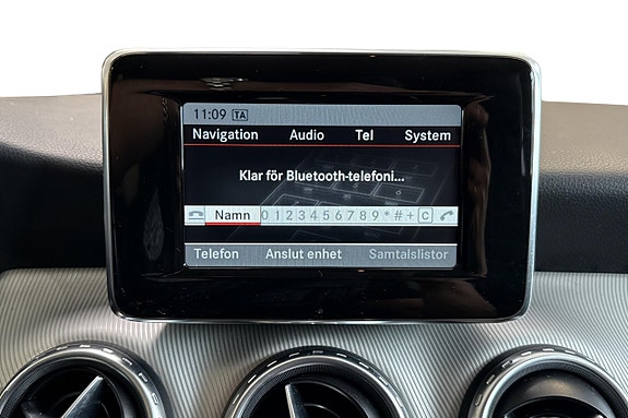 Mercedes-Benz GLA200 25 of 30