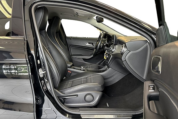 Mercedes-Benz GLA200 16 of 30