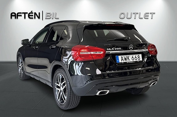 Mercedes-Benz GLA200 9 of 30