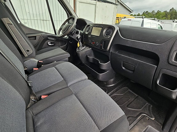 Renault Master 8 of 17