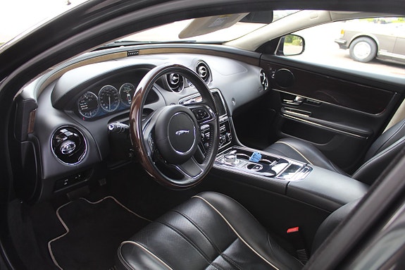 Jaguar XJ 5 of 15