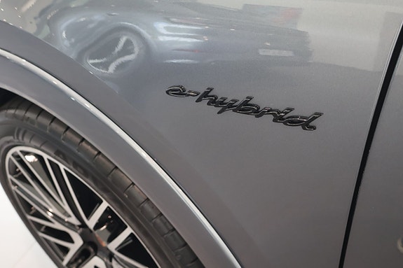 Porsche Cayenne 7 of 18