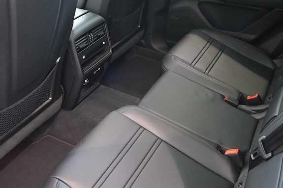 Porsche Cayenne 17 of 18