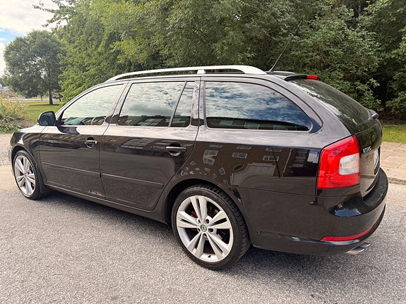 Skoda Octavia 3 of 5