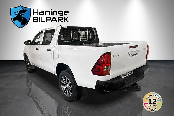 Toyota HiLux 10 of 20