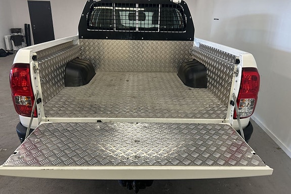 Toyota HiLux 9 of 20