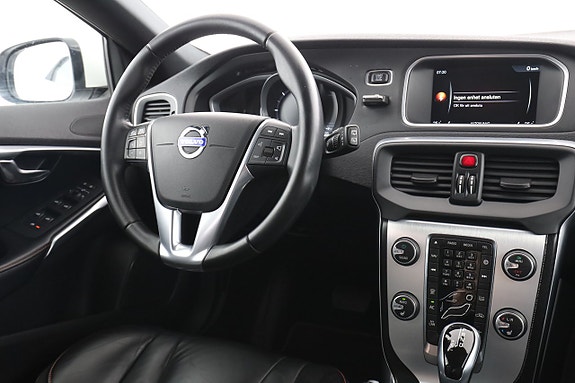 Volvo V40 13 of 30