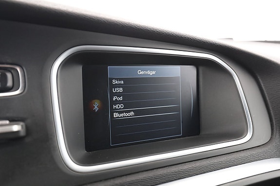 Volvo V40 25 of 30