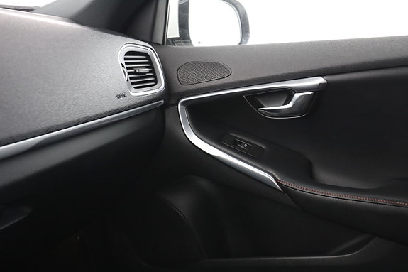 Volvo V40 22 of 30