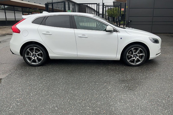 Volvo V40 6 of 30