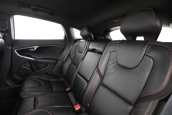 Volvo V40 14 of 30