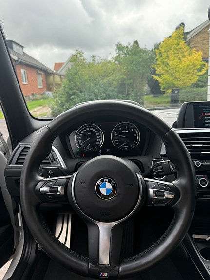 BMW 118d 4 of 7