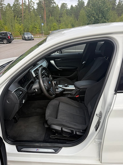 BMW 118d 5 of 7