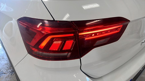 Volkswagen T-Roc 14 of 19