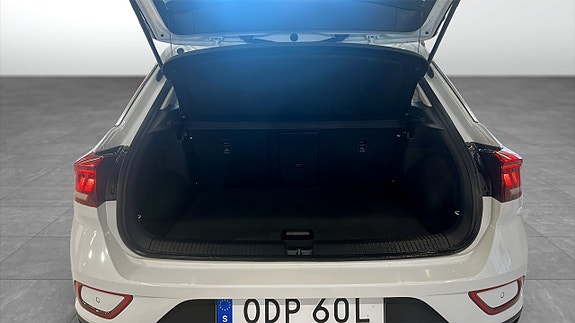 Volkswagen T-Roc 13 of 19