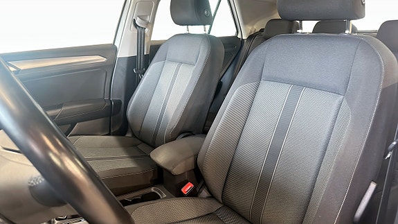 Volkswagen T-Roc 8 of 19