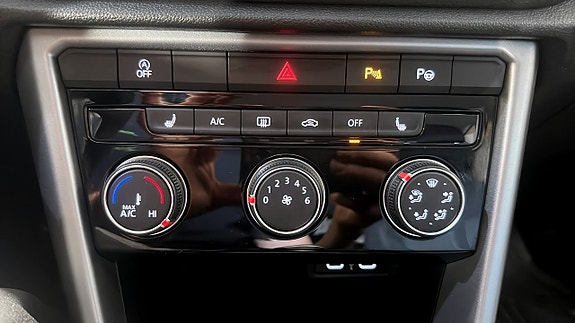 Volkswagen T-Roc 18 of 19