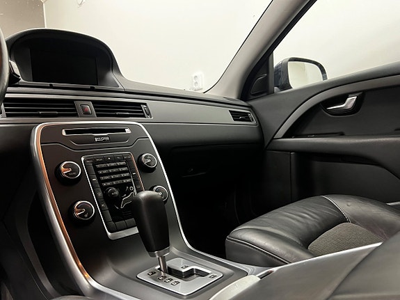 Volvo V70 6 of 10