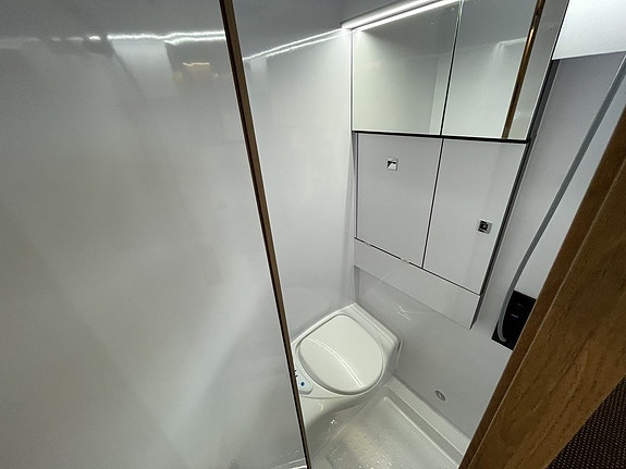 Kabe Affinity Three /Långbädd/Automat140hk/4250kg/ 13 of 22