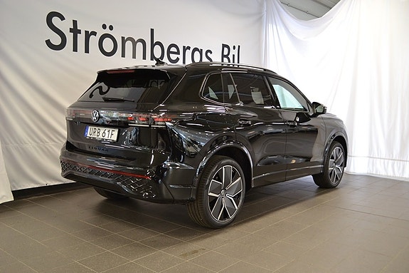 Volkswagen Tiguan 3 of 13