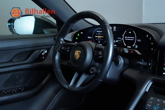 Porsche Taycan 4S 17 of 30