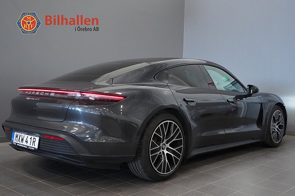 Porsche Taycan 4S 2 of 5