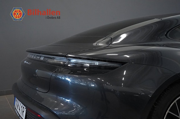 Porsche Taycan 4S 3 of 5
