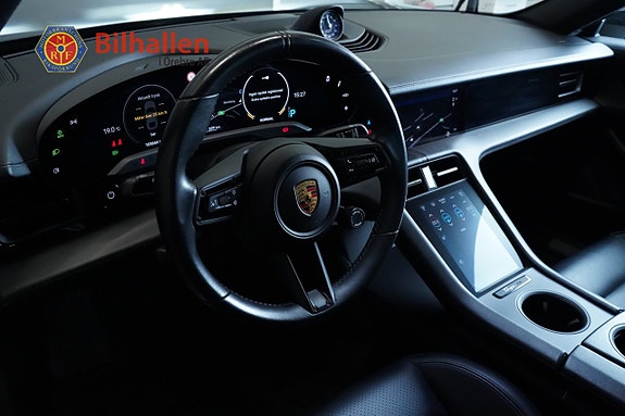 Porsche Taycan 4S 19 of 30