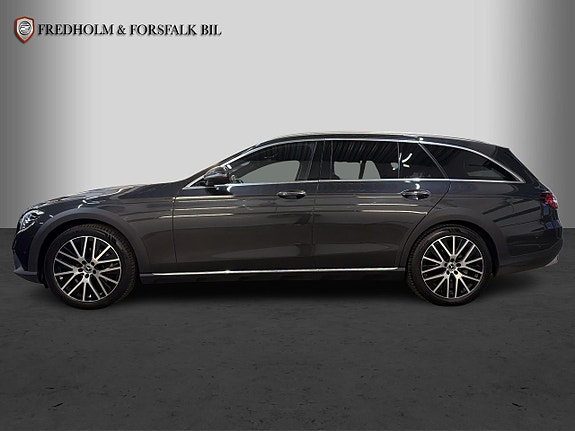 Mercedes-Benz E220 d 2 of 5