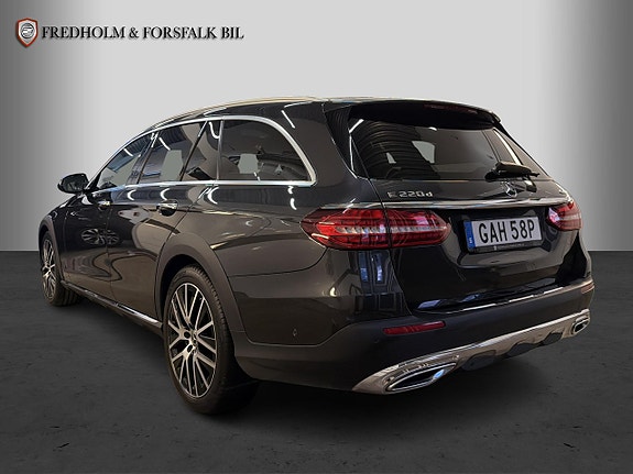 Mercedes-Benz E220 d 3 of 5