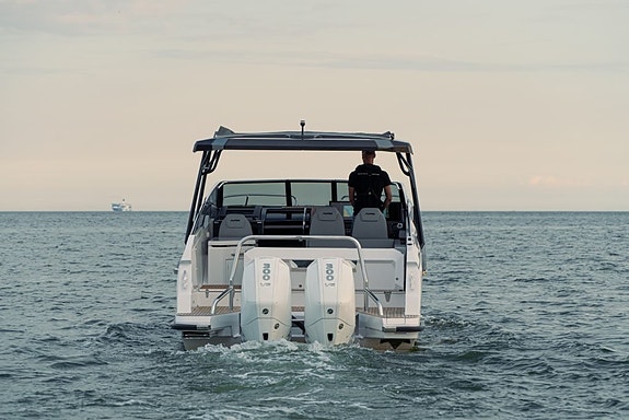 Flipper 900 DC 2 x Mercury F250 V8 sommarkampanj 6 of 9