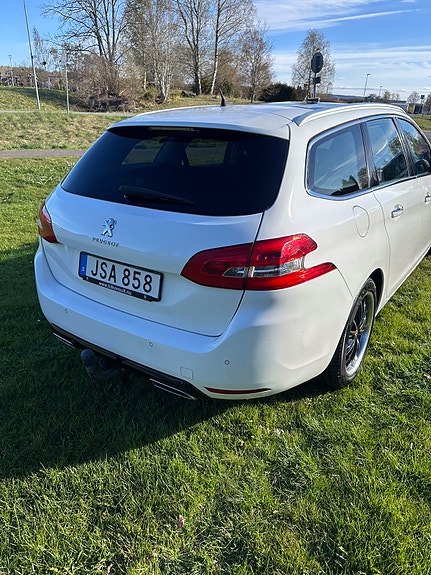 Peugeot 308 SW 5 of 5