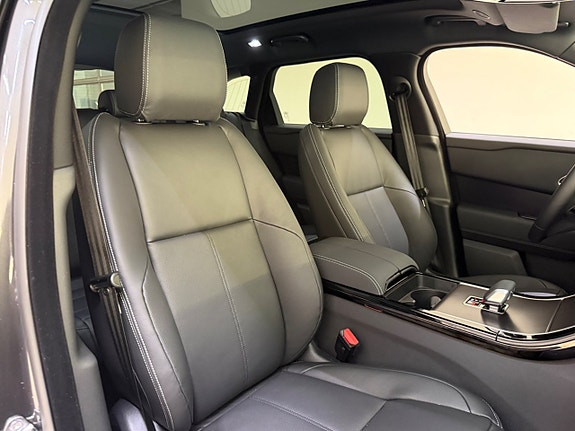 Land Rover Range Rover Velar 19 of 23