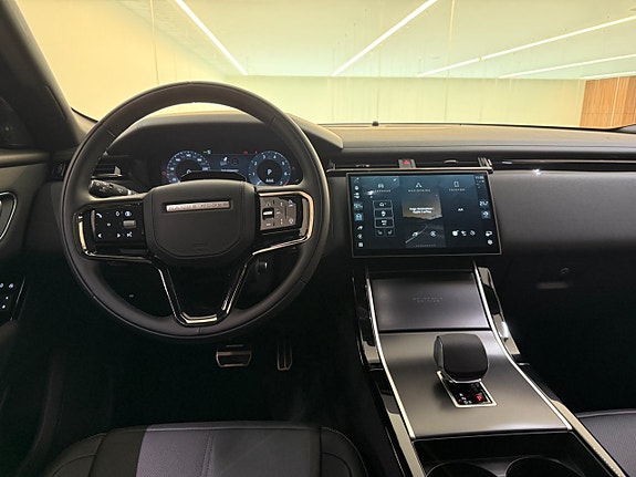 Land Rover Range Rover Velar 11 of 23