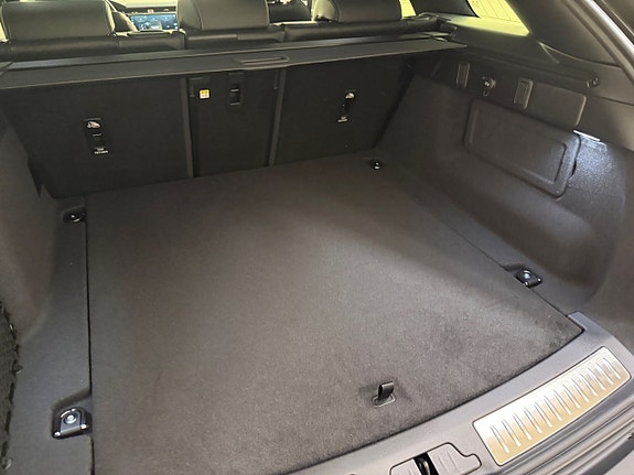 Land Rover Range Rover Velar 21 of 23