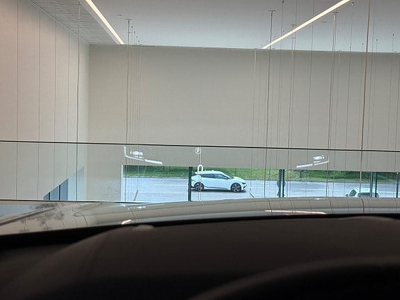 Land Rover Range Rover Velar 13 of 23