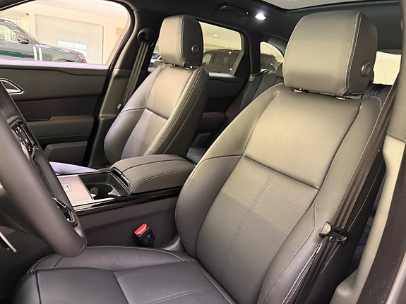 Land Rover Range Rover Velar 8 of 23