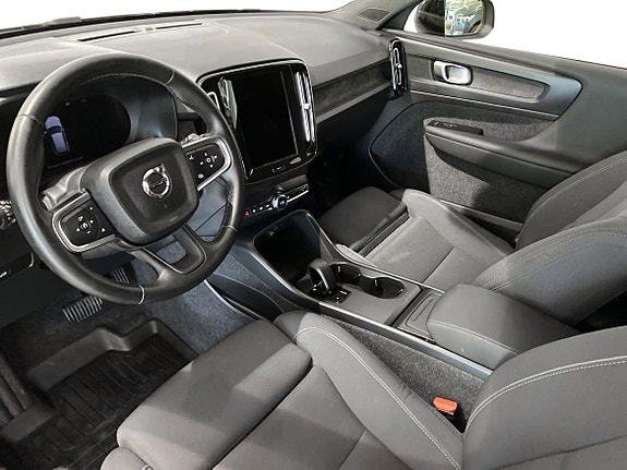 Volvo EX40 8 of 10