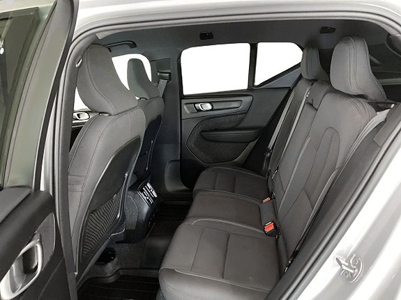 Volvo EX40 7 of 10