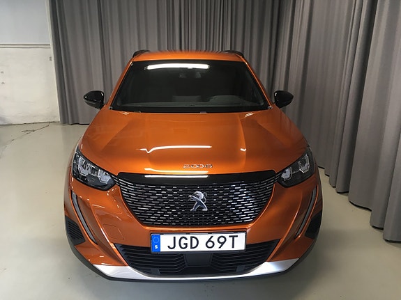 Peugeot 2008 2 of 5