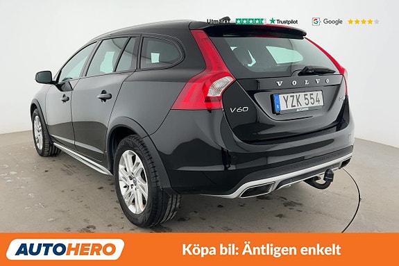 Volvo V60 Cross Country 3 of 5